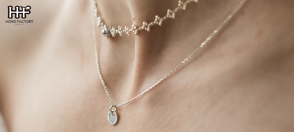 Standard women’s necklace length